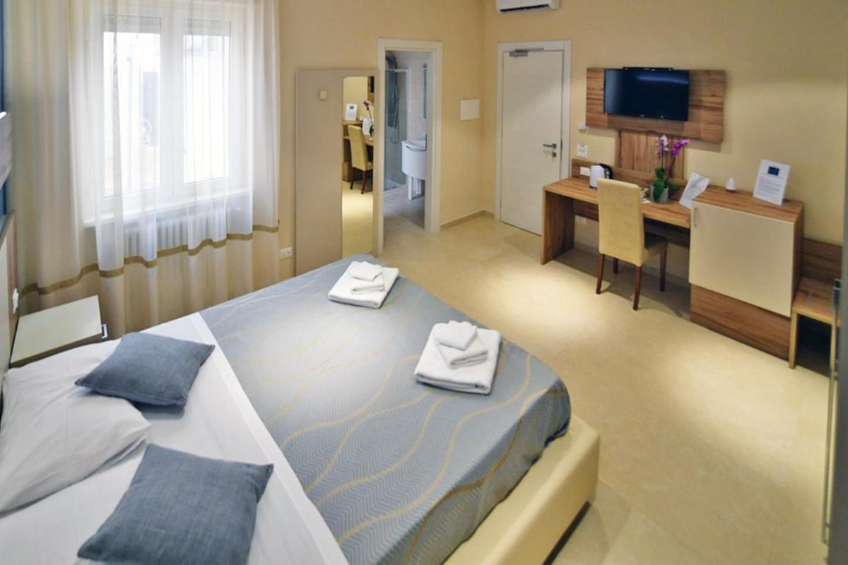 Astro Blu Bed & Breakfast Lecce Bagian luar foto